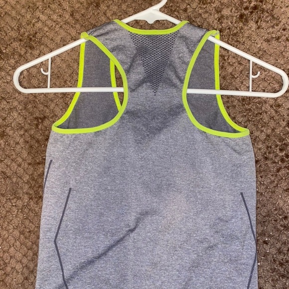 Workout Top - Picture 4 of 8